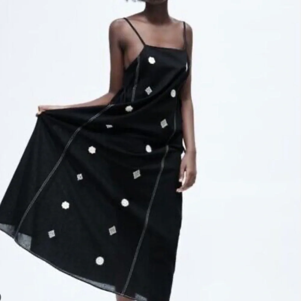 Zara NWT Linen Blend Embroidery Dress